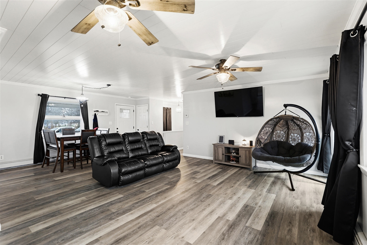 4090 Matthews Road, Charlotte, MI, 48813-8146