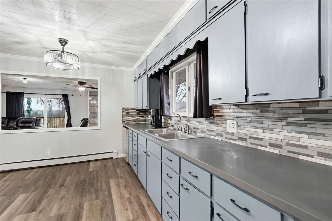 4090 Matthews Road, Charlotte, MI, 48813-8146