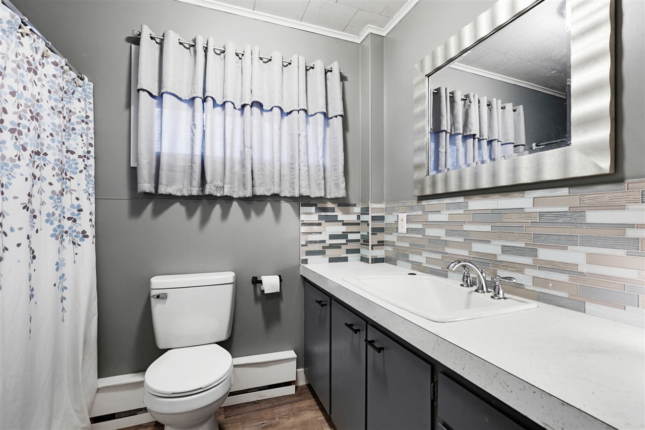 4090 Matthews Road, Charlotte, MI, 48813-8146