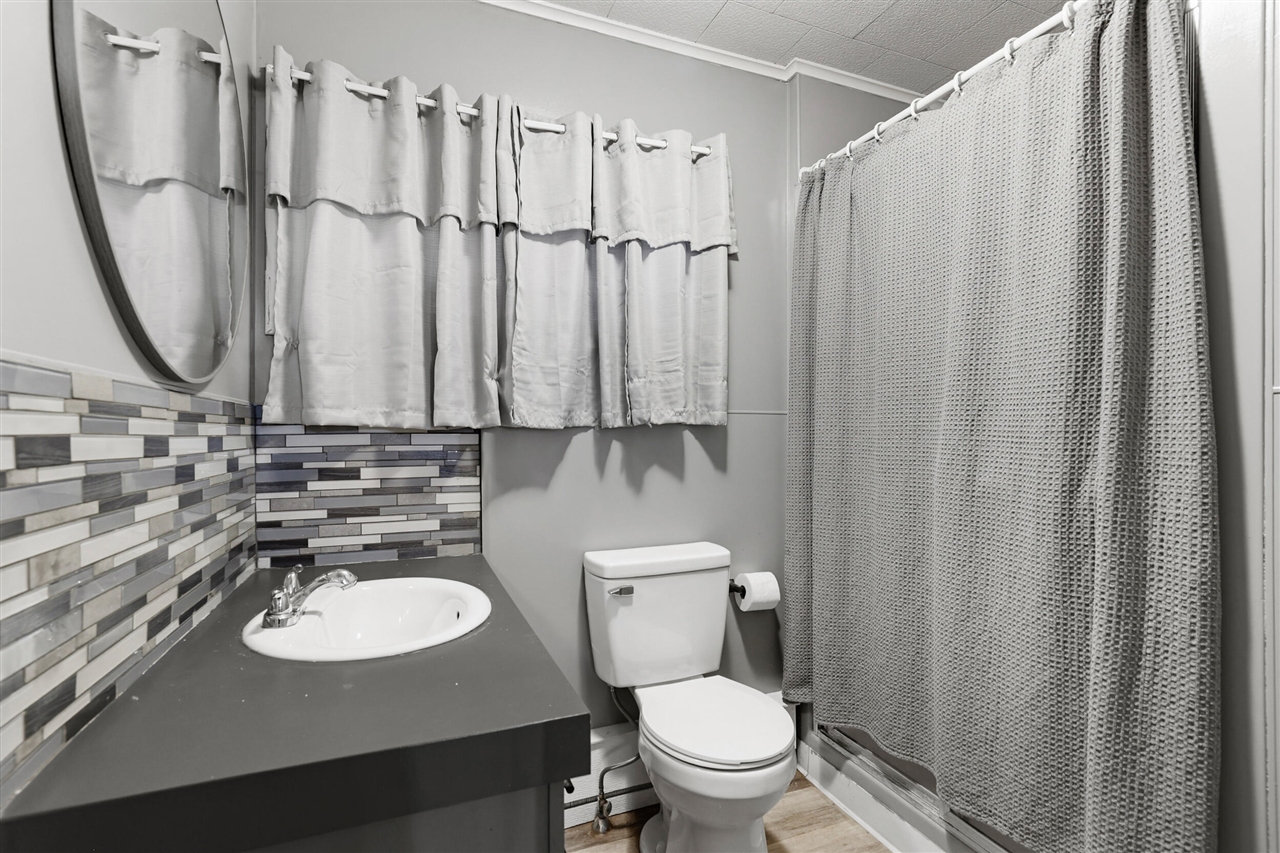 4090 Matthews Road, Charlotte, MI, 48813-8146