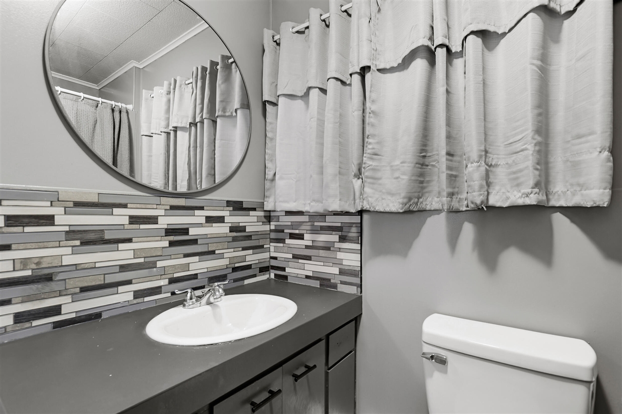 4090 Matthews Road, Charlotte, MI, 48813-8146