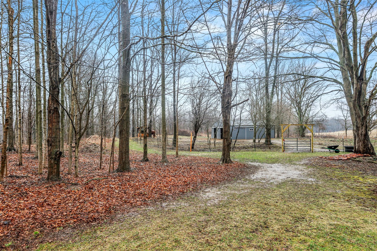 4090 Matthews Road, Charlotte, MI, 48813-8146