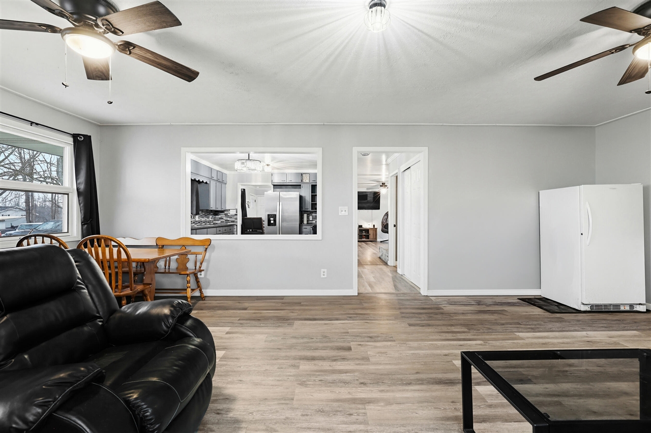 4090 Matthews Road, Charlotte, MI, 48813-8146