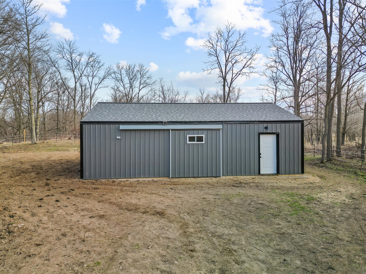 4090 Matthews Road, Charlotte, MI, 48813-8146