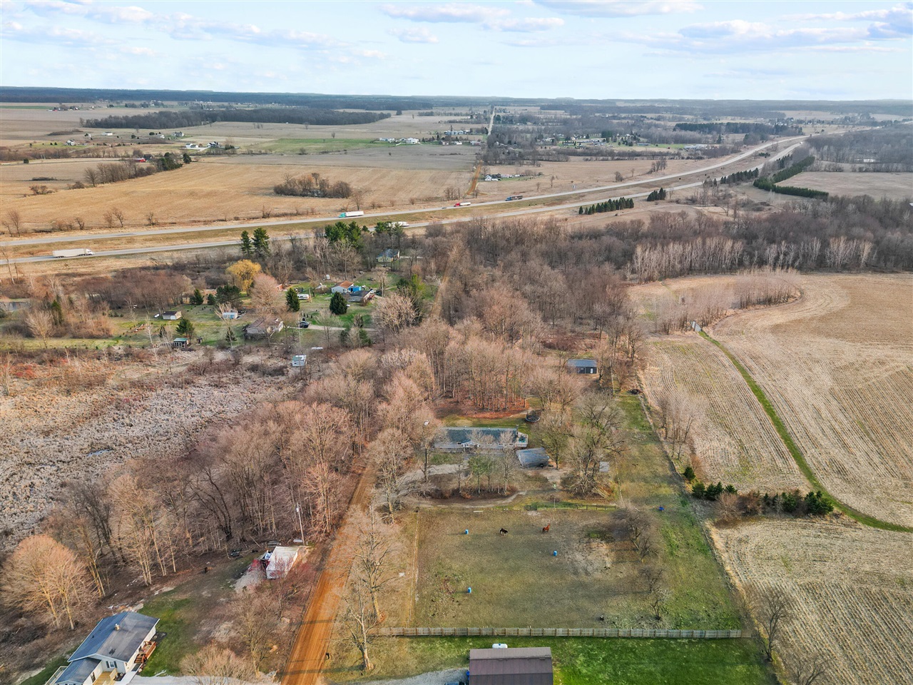 4090 Matthews Road, Charlotte, MI, 48813-8146