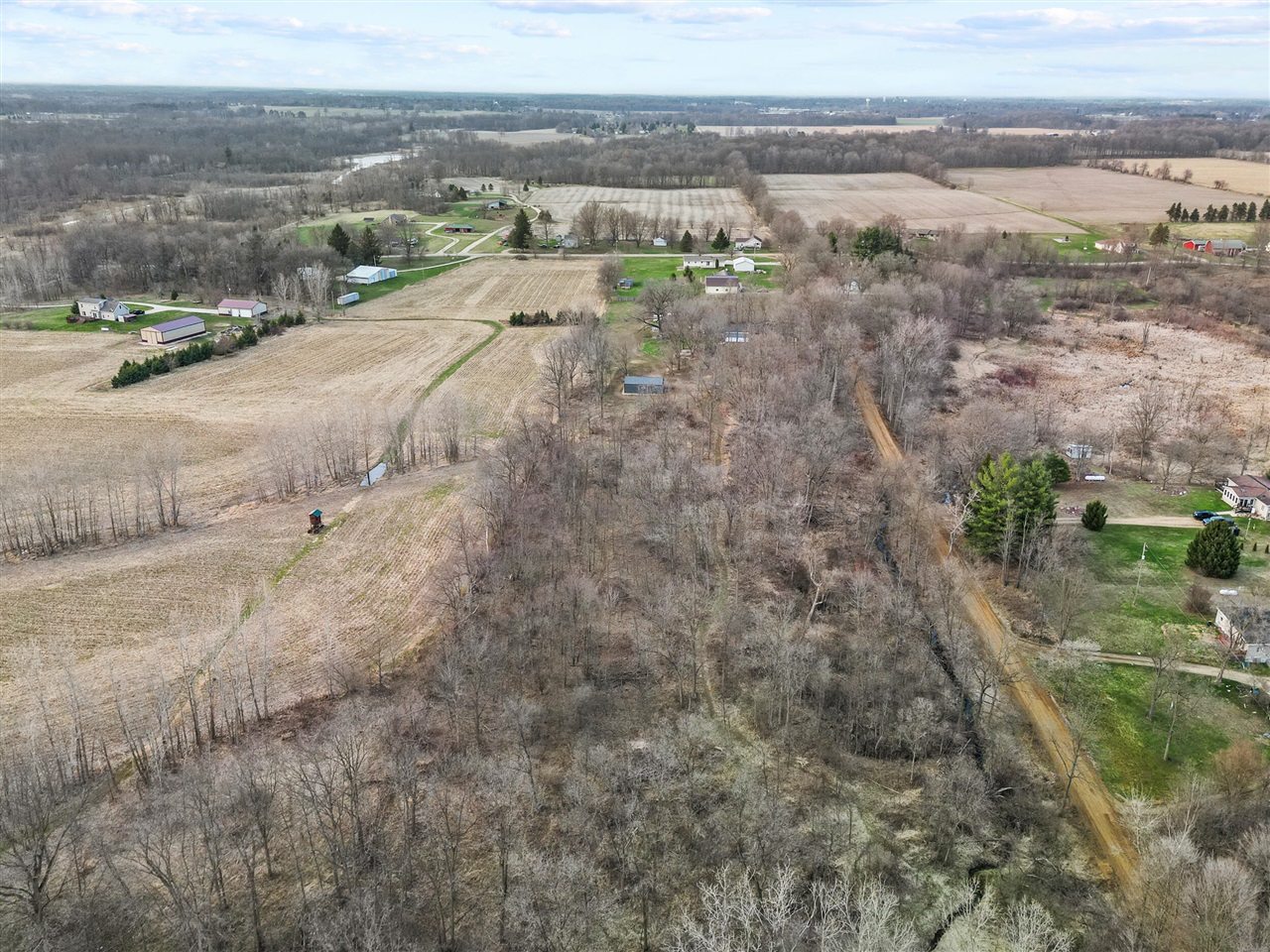 4090 Matthews Road, Charlotte, MI, 48813-8146