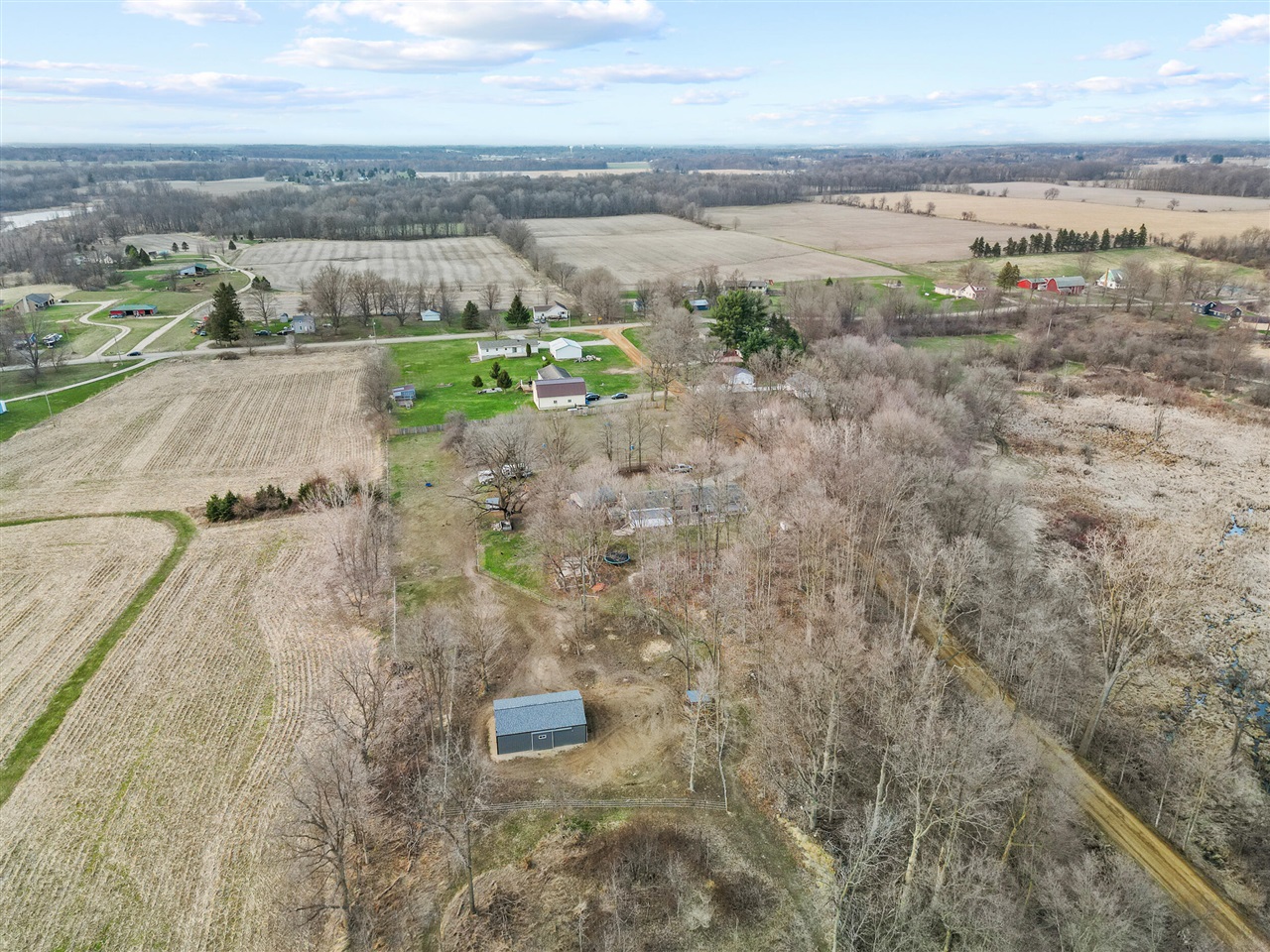 4090 Matthews Road, Charlotte, MI, 48813-8146