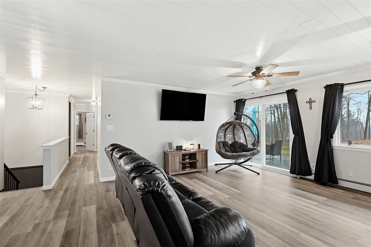 4090 Matthews Road, Charlotte, MI, 48813-8146