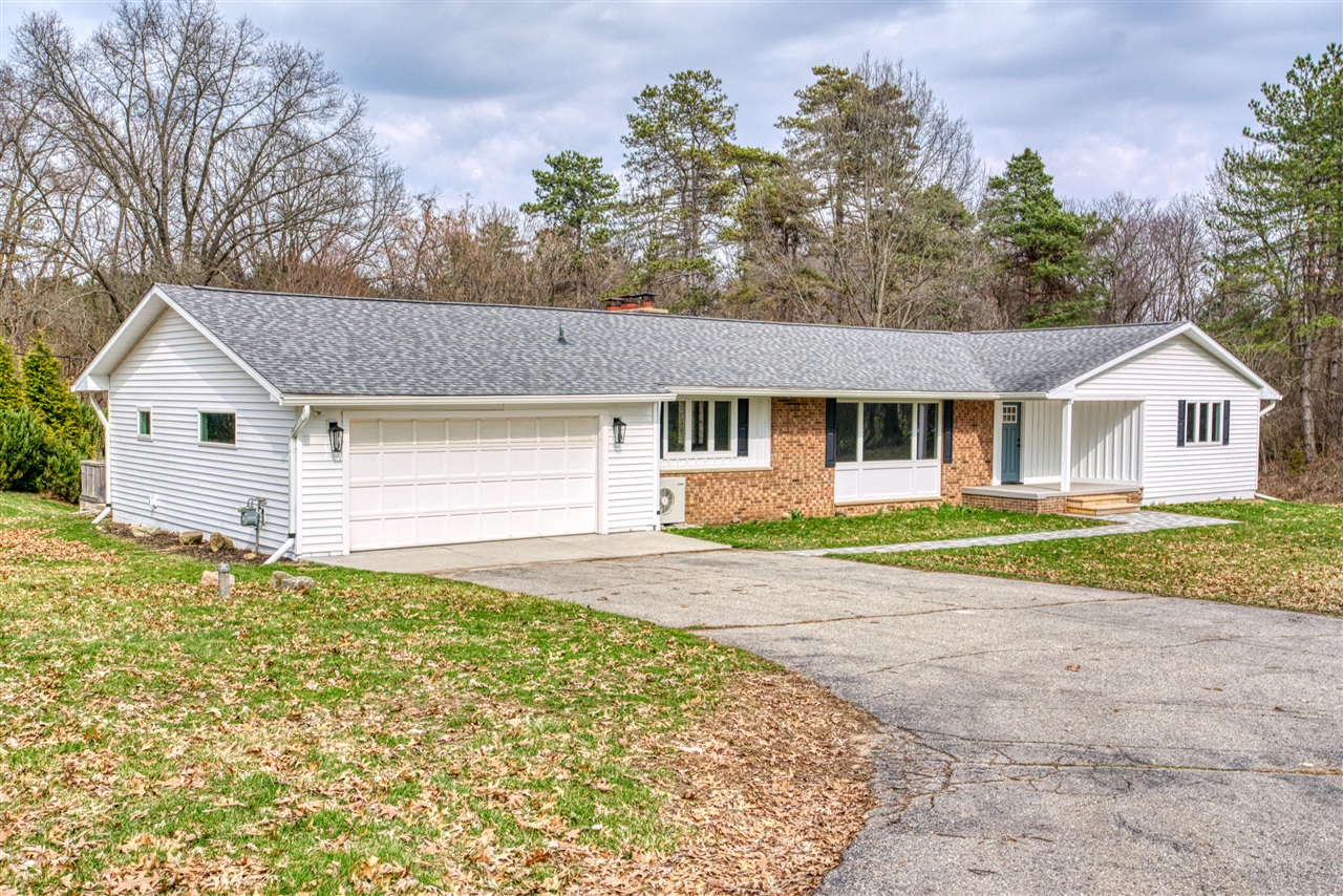 717 Whisperwood Way, Chelsea, MI, 48118