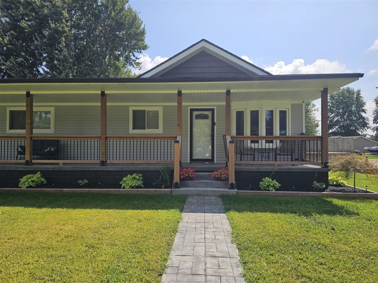 2714 Rochester Road, Royal Oak, MI, 48073 3639