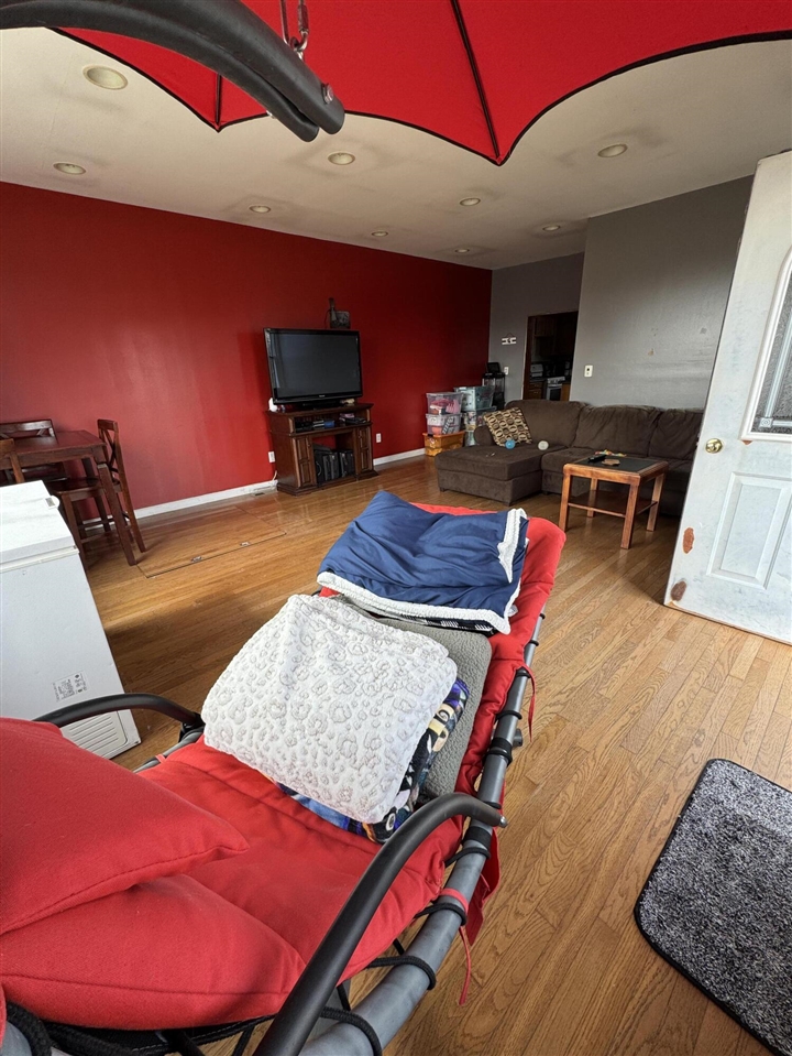 2126 200th Avenue, Reed City, MI, 49677-8044