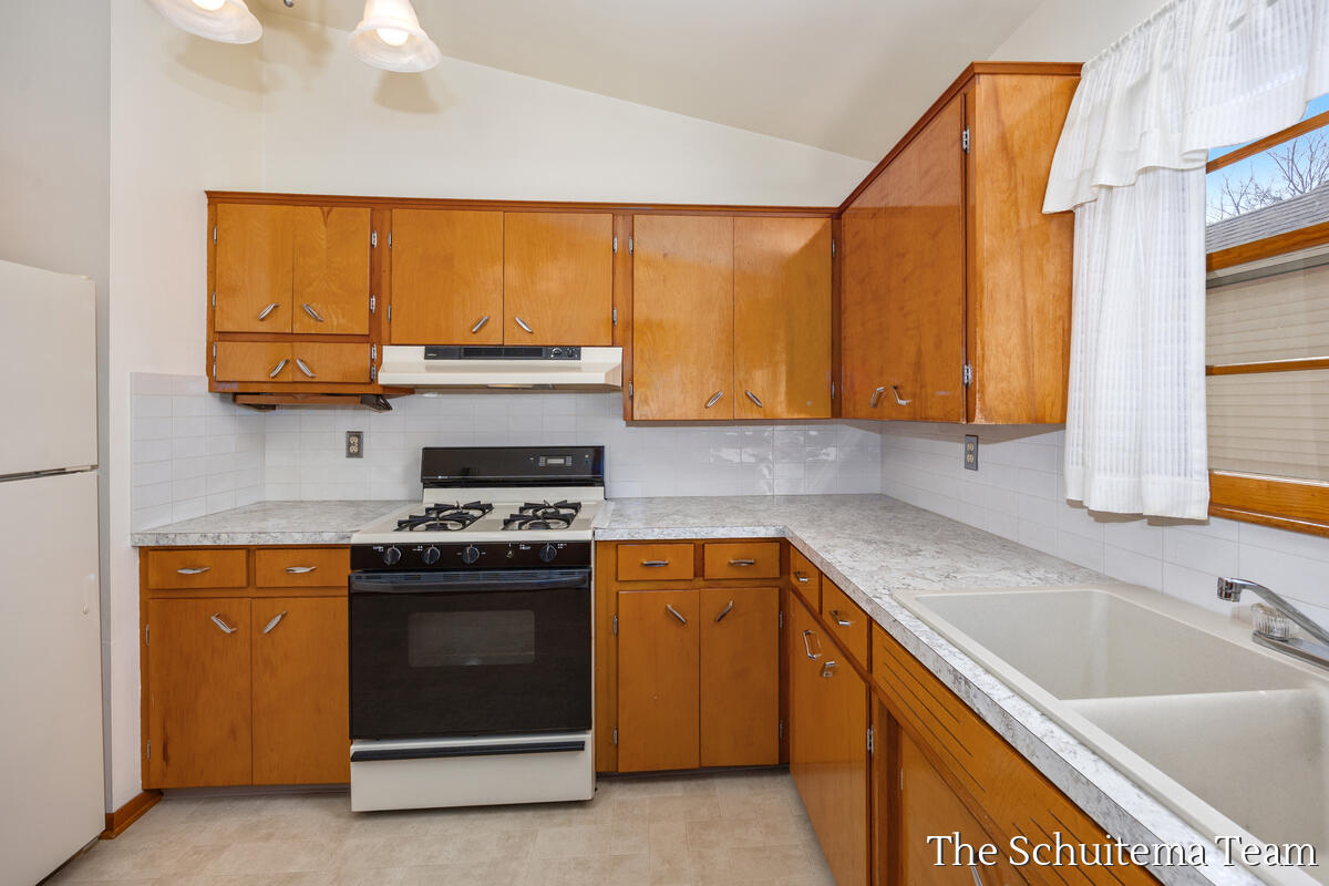 1824 Blandford Avenue, Wyoming, MI, 49519-1234