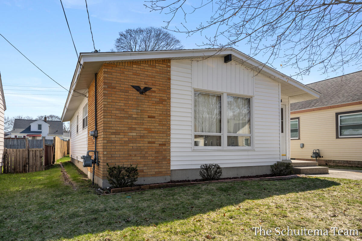 1824 Blandford Avenue, Wyoming, MI, 49519-1234