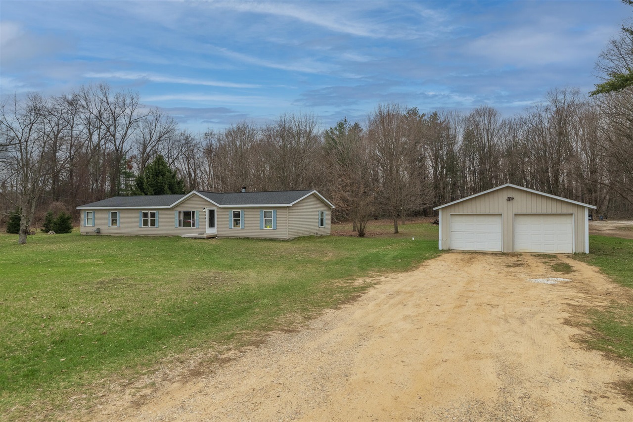 Clinton, MI, 49236-9528