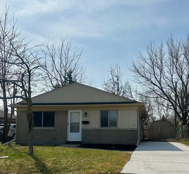 914 W Maumee Street, Adrian, MI, 49221-1916