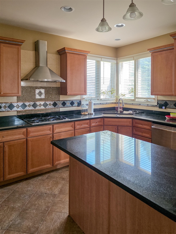 1053 Autumnview Court, Rochester, MI, 48307-6059