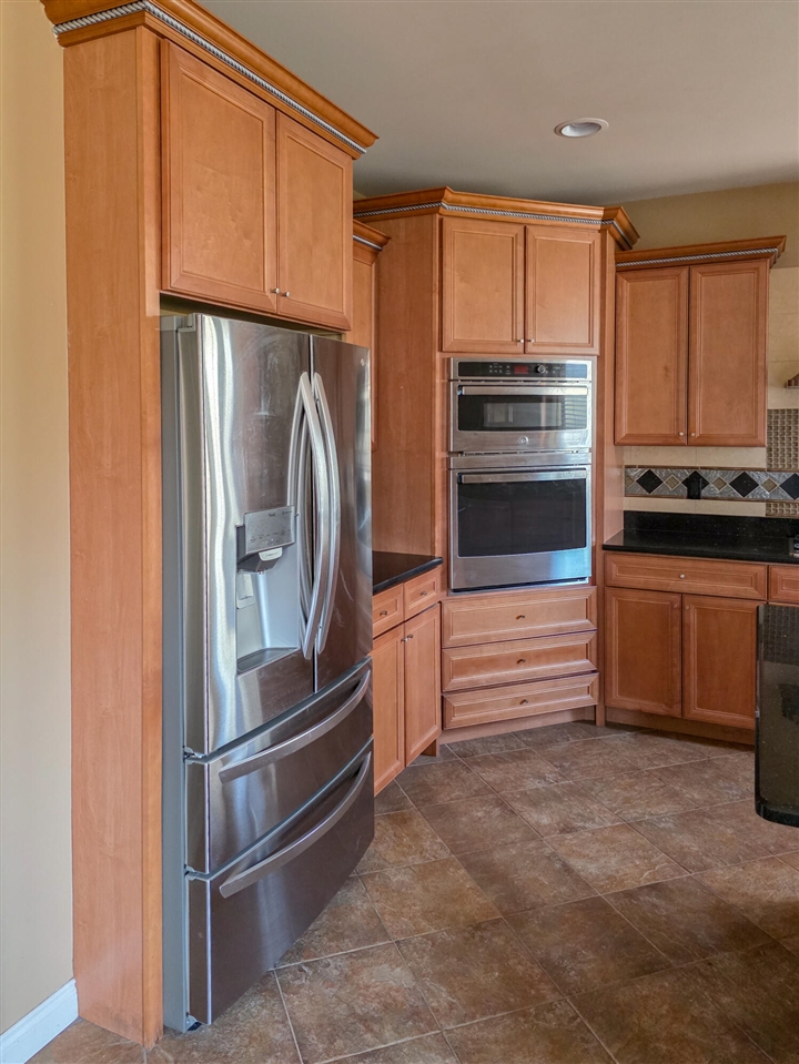 1053 Autumnview Court, Rochester, MI, 48307-6059