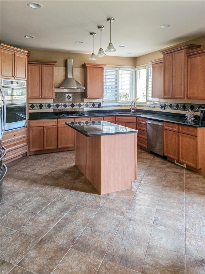 1053 Autumnview Court, Rochester, MI, 48307-6059