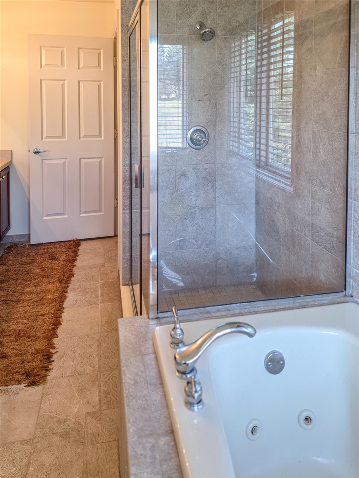 1053 Autumnview Court, Rochester, MI, 48307-6059