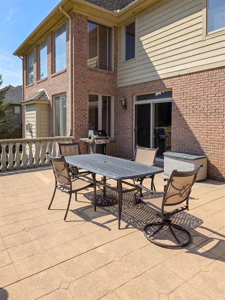 1053 Autumnview Court, Rochester, MI, 48307-6059