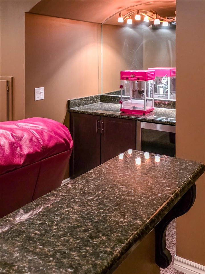 1053 Autumnview Court, Rochester, MI, 48307-6059