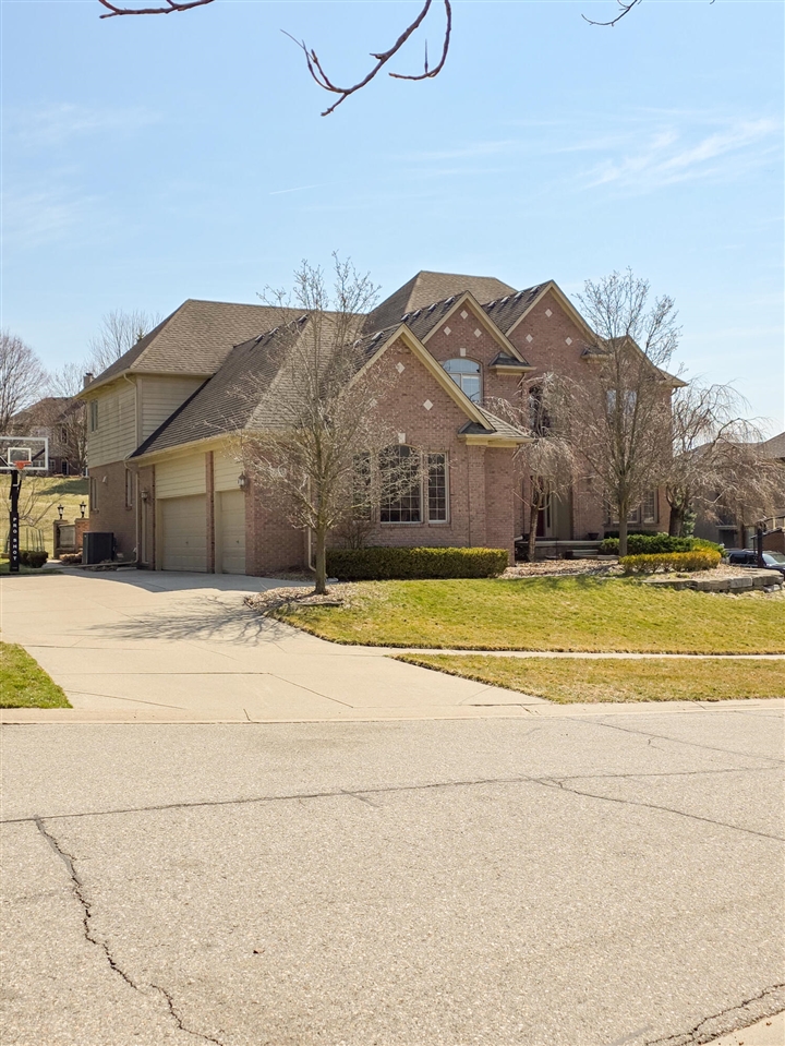 1053 Autumnview Court, Rochester, MI, 48307-6059