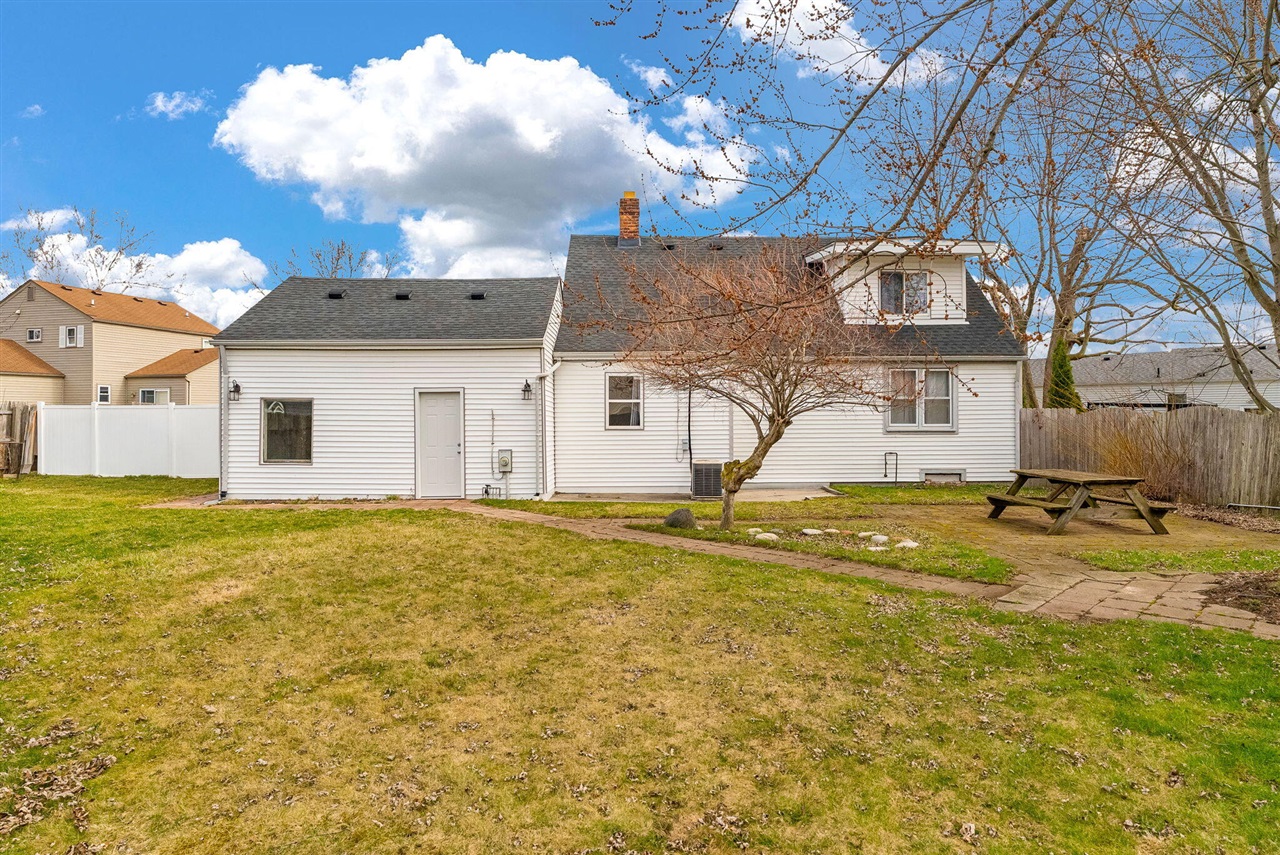 27340 Telstar Street, Chesterfield, MI, 48051-3142