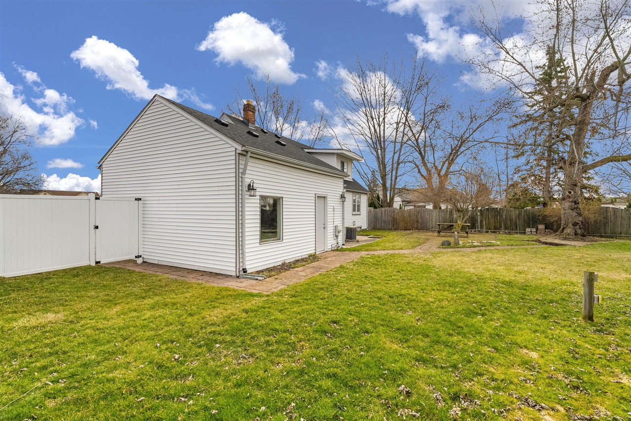 27340 Telstar Street, Chesterfield, MI, 48051-3142