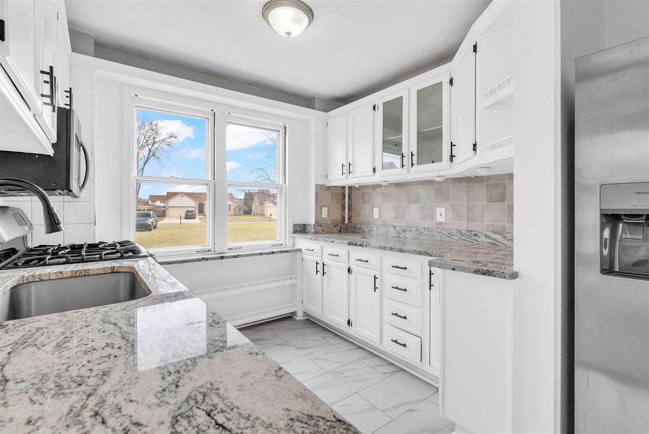 27340 Telstar Street, Chesterfield, MI, 48051-3142