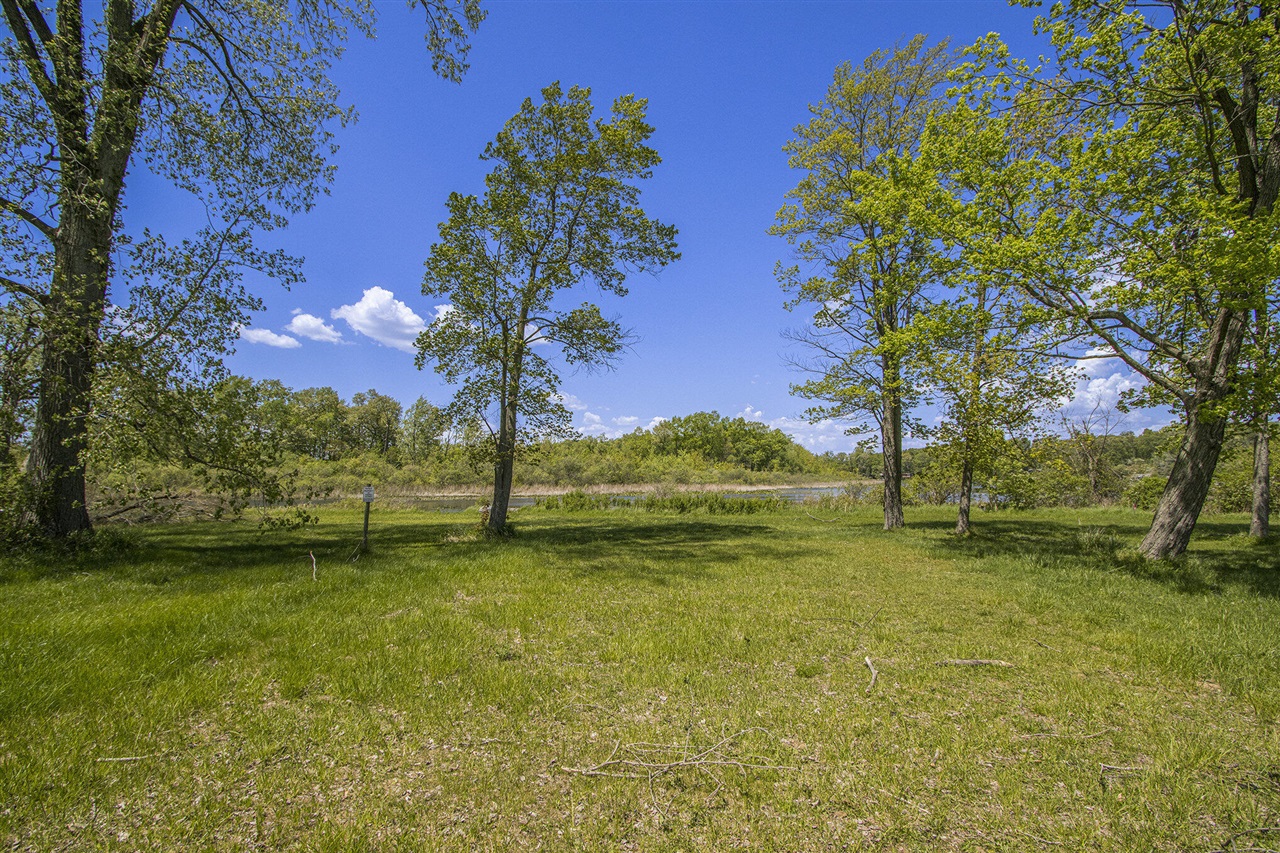 277 Lakeside Drive, Delton, MI, 49046