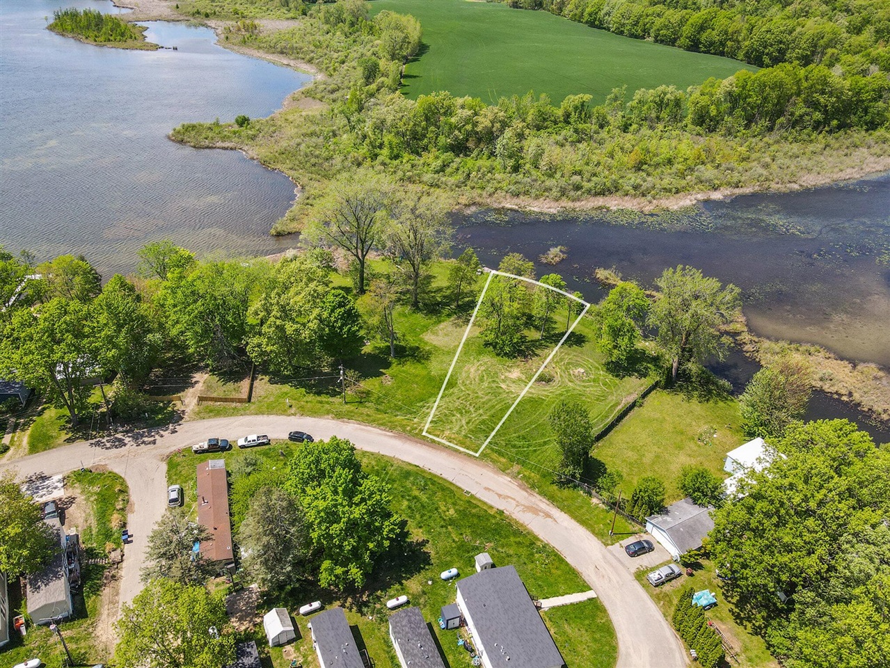 277 Lakeside Drive, Delton, MI, 49046