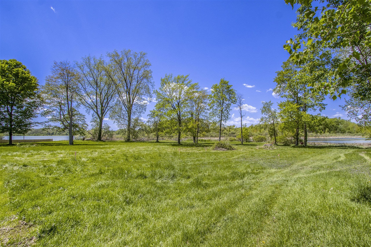 277 Lakeside Drive, Delton, MI, 49046