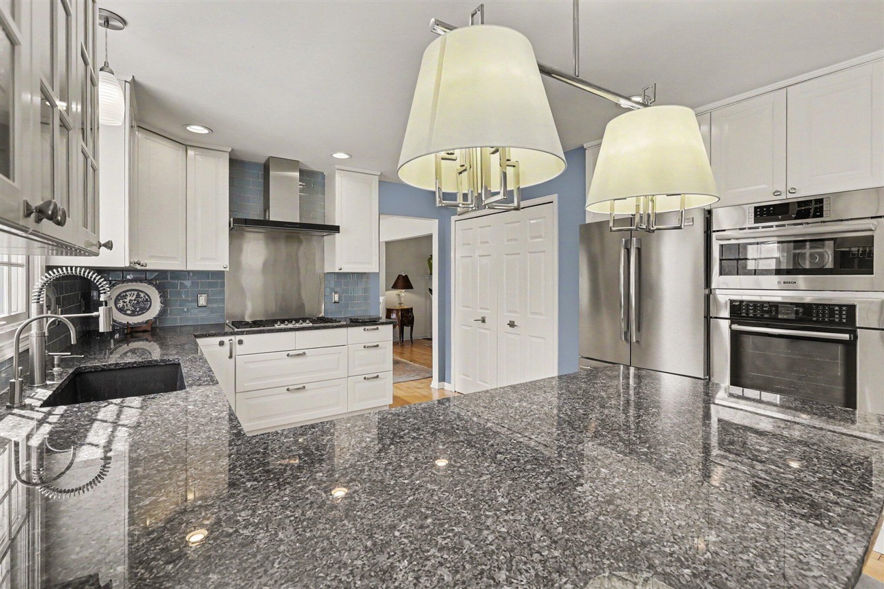 5589 Tanglewood Drive, Ann Arbor, MI, 48105-9549