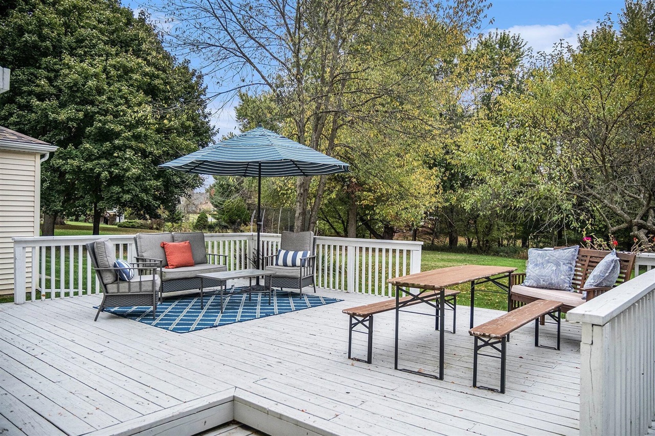 5589 Tanglewood Drive, Ann Arbor, MI, 48105-9549