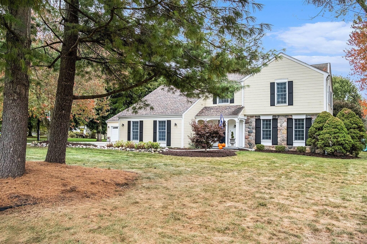5589 Tanglewood Drive, Ann Arbor, MI, 48105-9549