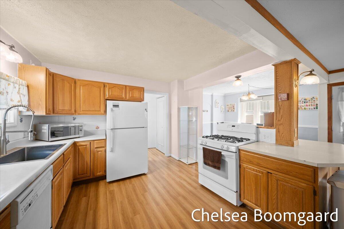 22 Elmwood Street, Grand Rapids, MI, 49505