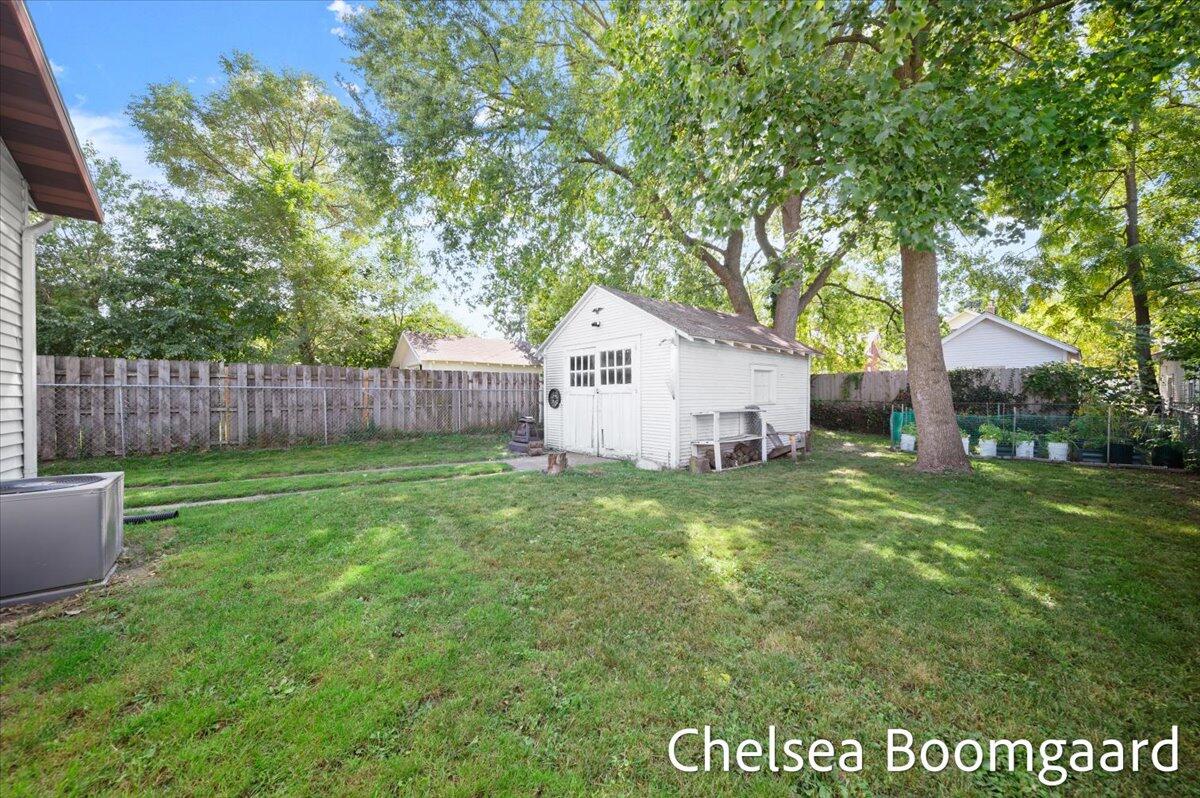 22 Elmwood Street, Grand Rapids, MI, 49505