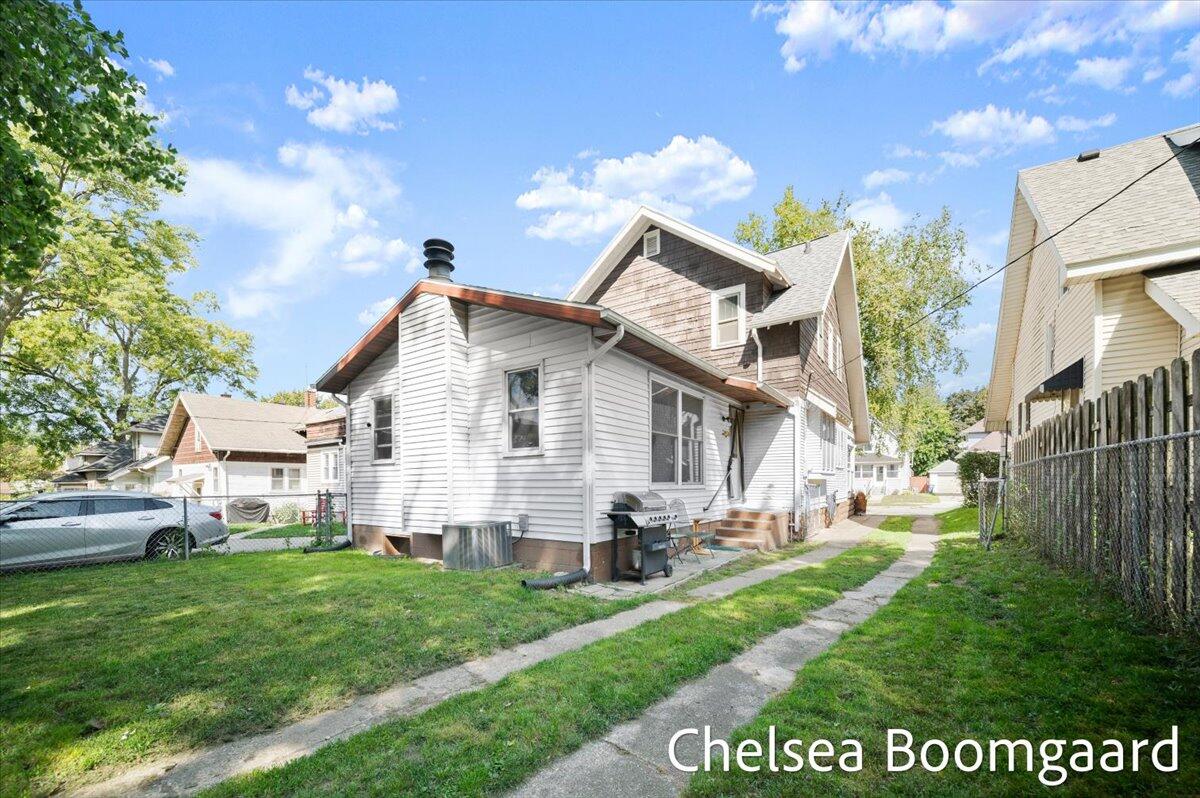 22 Elmwood Street, Grand Rapids, MI, 49505