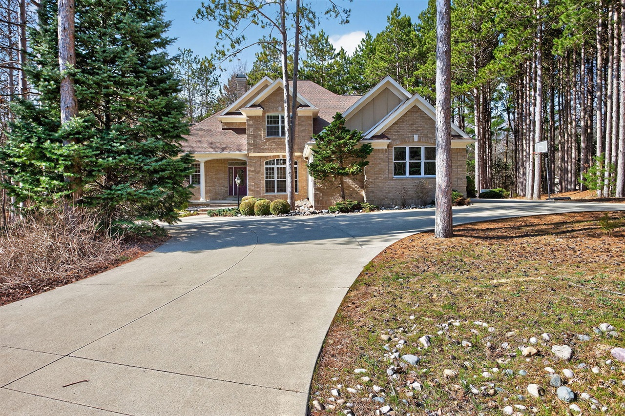 7176 Sanctuary Drive, Jackson, MI, 49201-7652