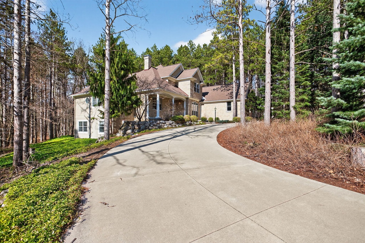 7176 Sanctuary Drive, Jackson, MI, 49201-7652