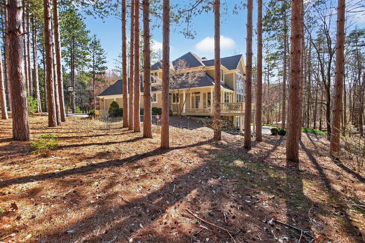 7176 Sanctuary Drive, Jackson, MI, 49201-7652