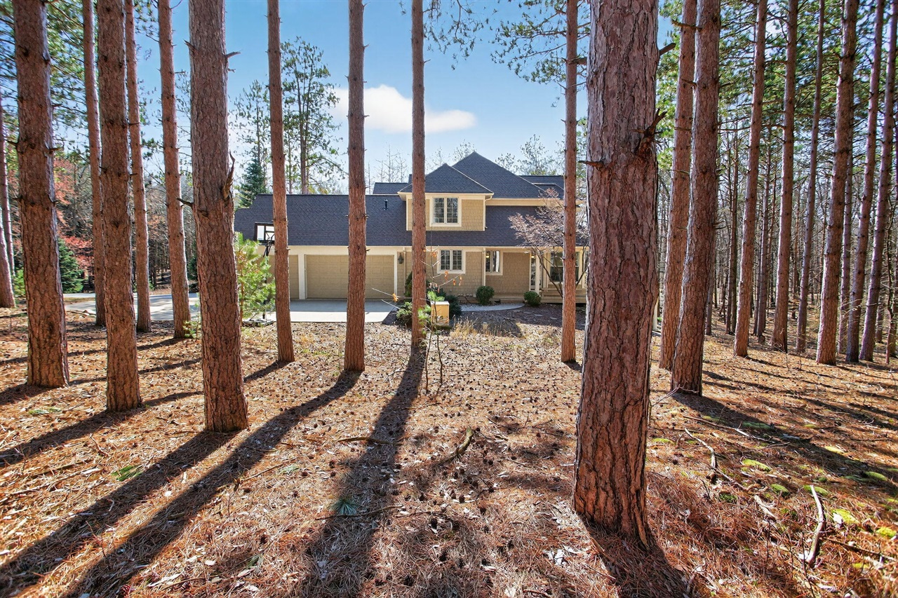 7176 Sanctuary Drive, Jackson, MI, 49201-7652