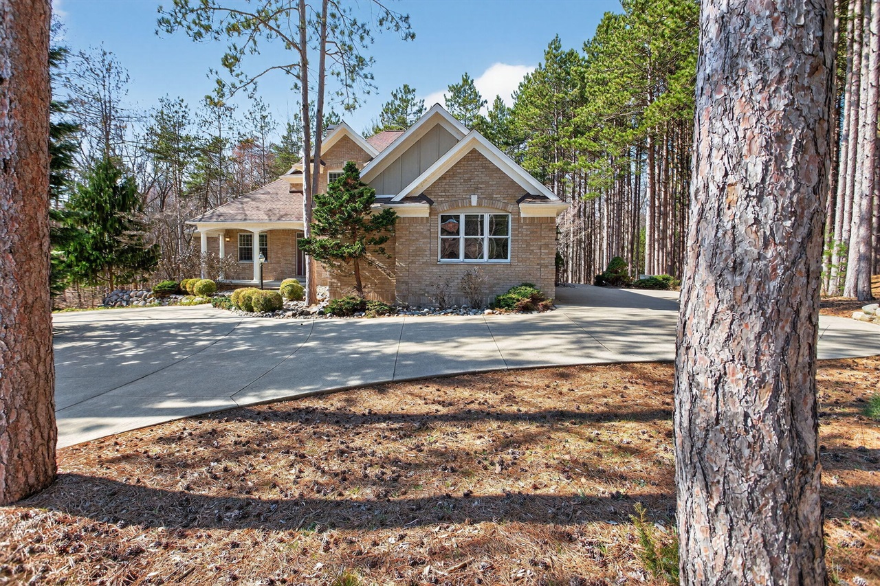 7176 Sanctuary Drive, Jackson, MI, 49201-7652