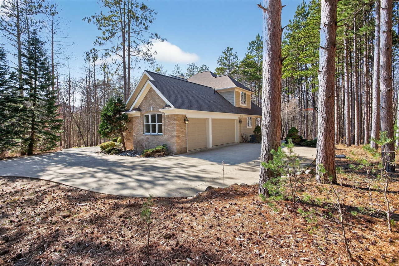 7176 Sanctuary Drive, Jackson, MI, 49201-7652
