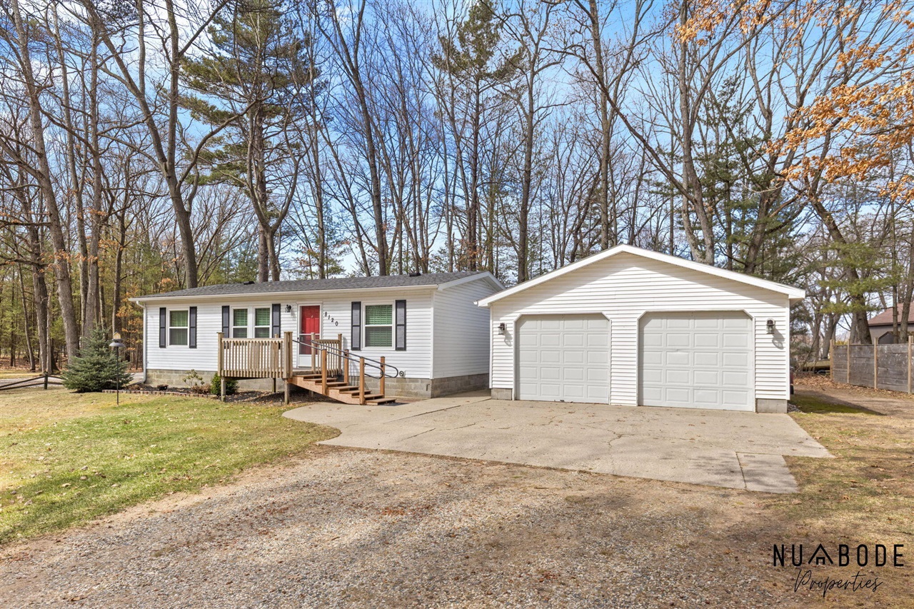 8120 Cheyenne Drive, Howard City, MI, 49329-9368