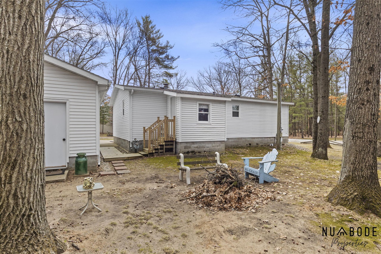 8120 Cheyenne Drive, Howard City, MI, 49329-9368