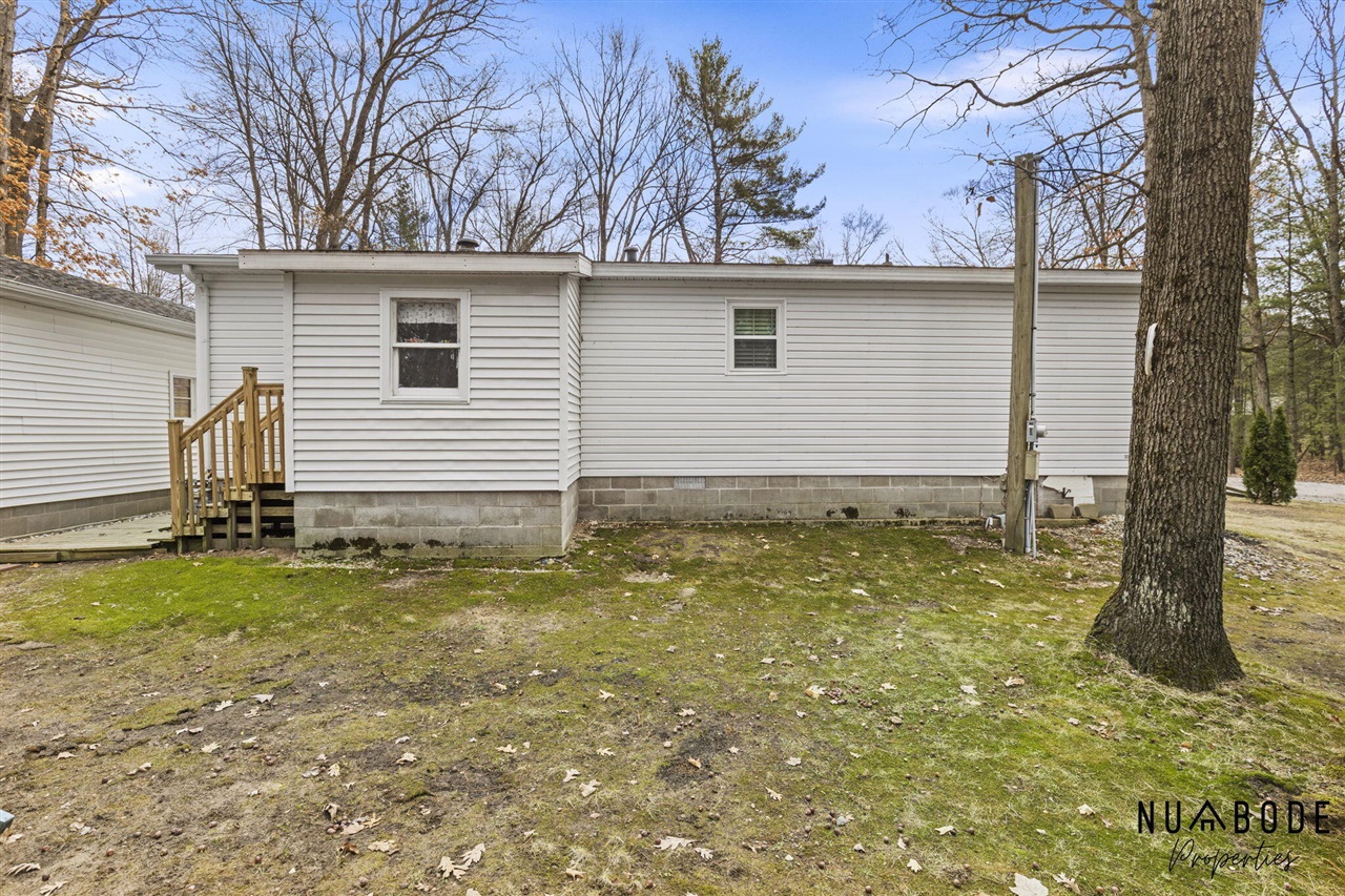 8120 Cheyenne Drive, Howard City, MI, 49329-9368