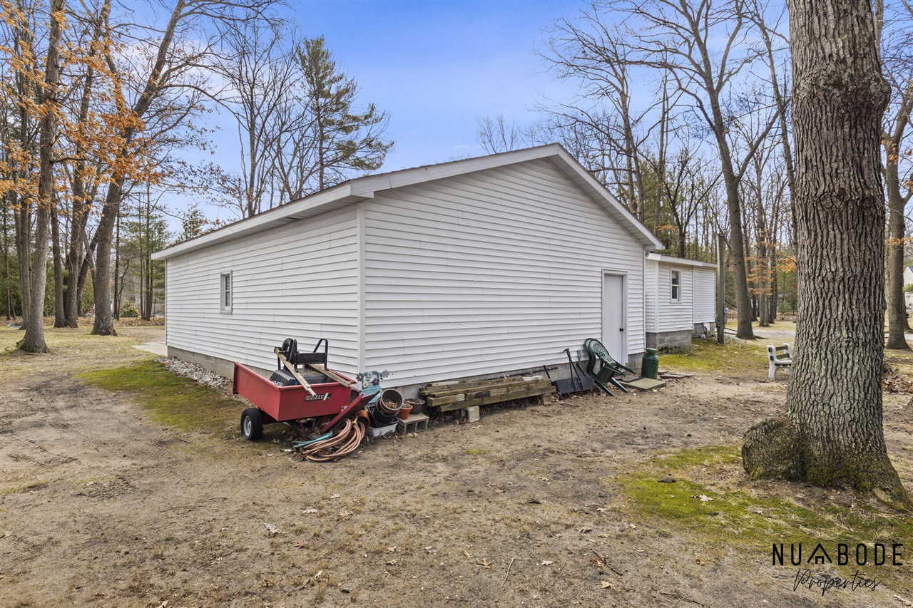 8120 Cheyenne Drive, Howard City, MI, 49329-9368