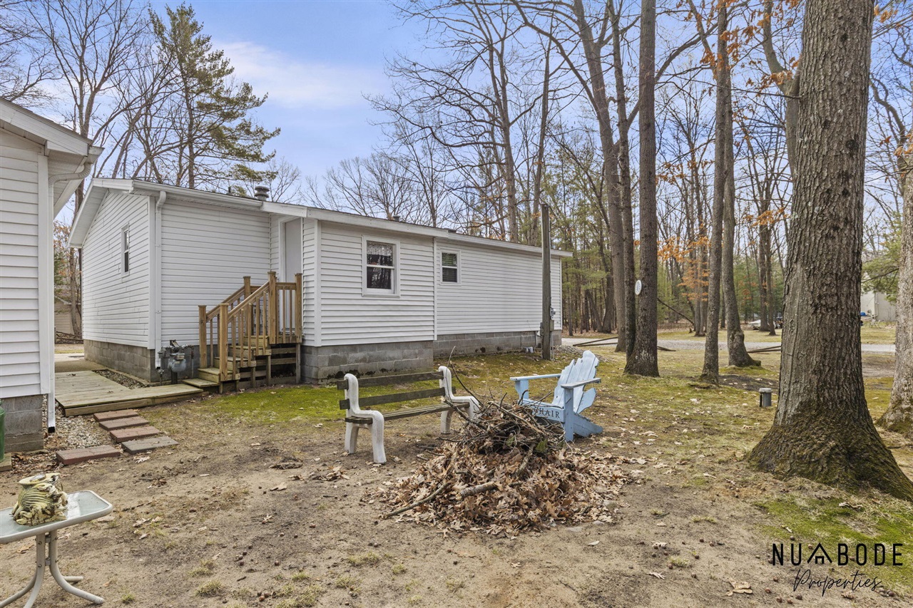 8120 Cheyenne Drive, Howard City, MI, 49329-9368