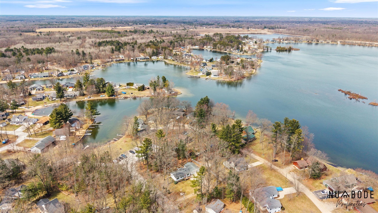 8120 Cheyenne Drive, Howard City, MI, 49329-9368